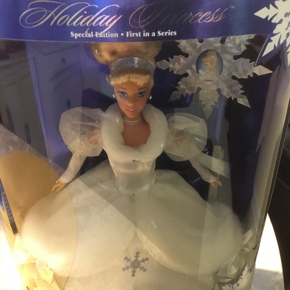 Cinderella Holiday Princess 1996 Special Edition 1st in a Series-Ornament Bonus) - Picture 7 of 9